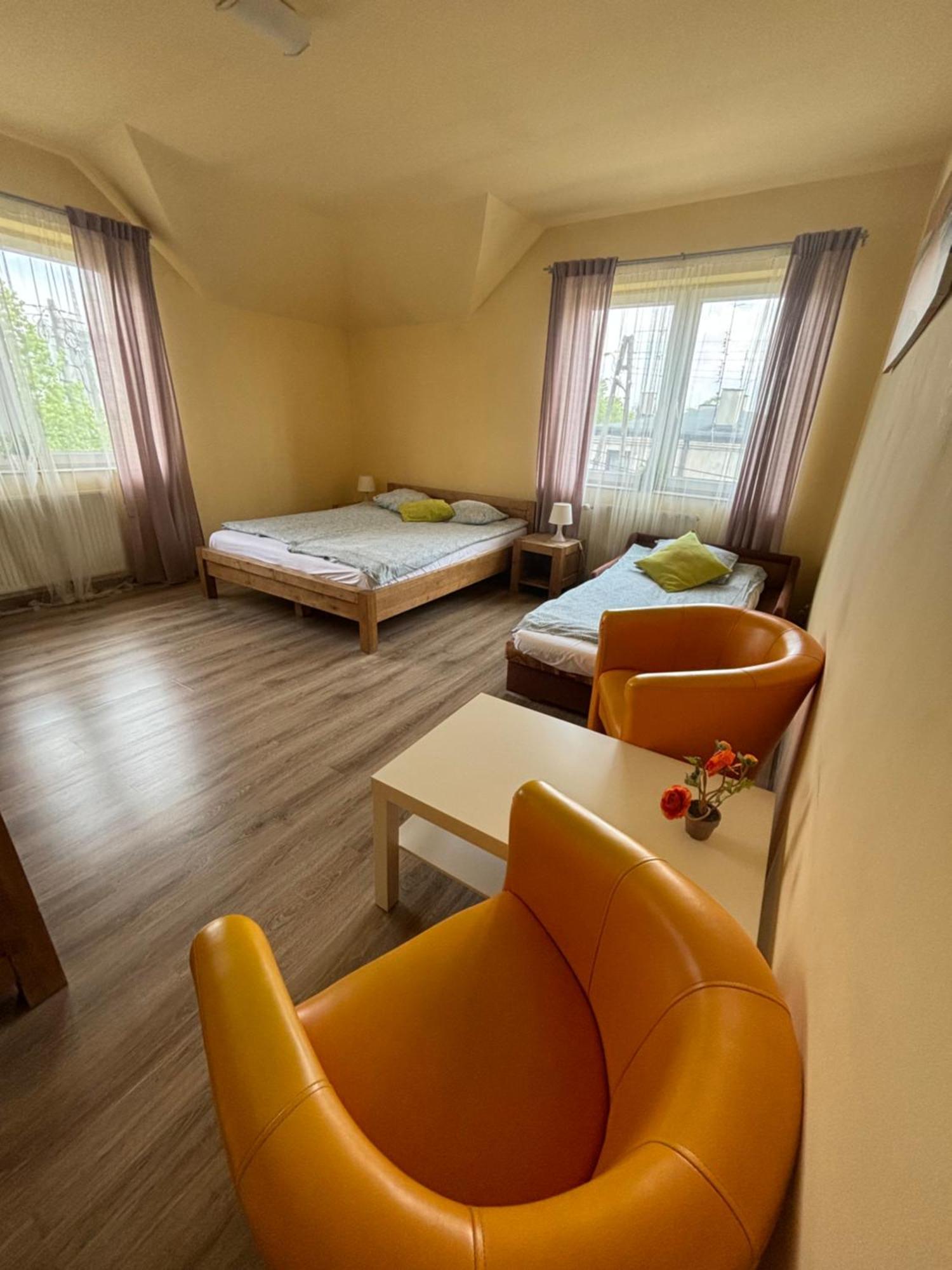 Bedrooms 3 Maja 15A Лодзь Экстерьер фото
